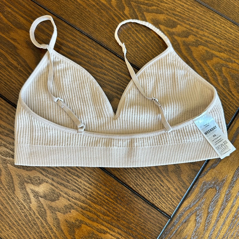 Weekday Ribbed Bralette - Light Pink - Picture 3 of 4